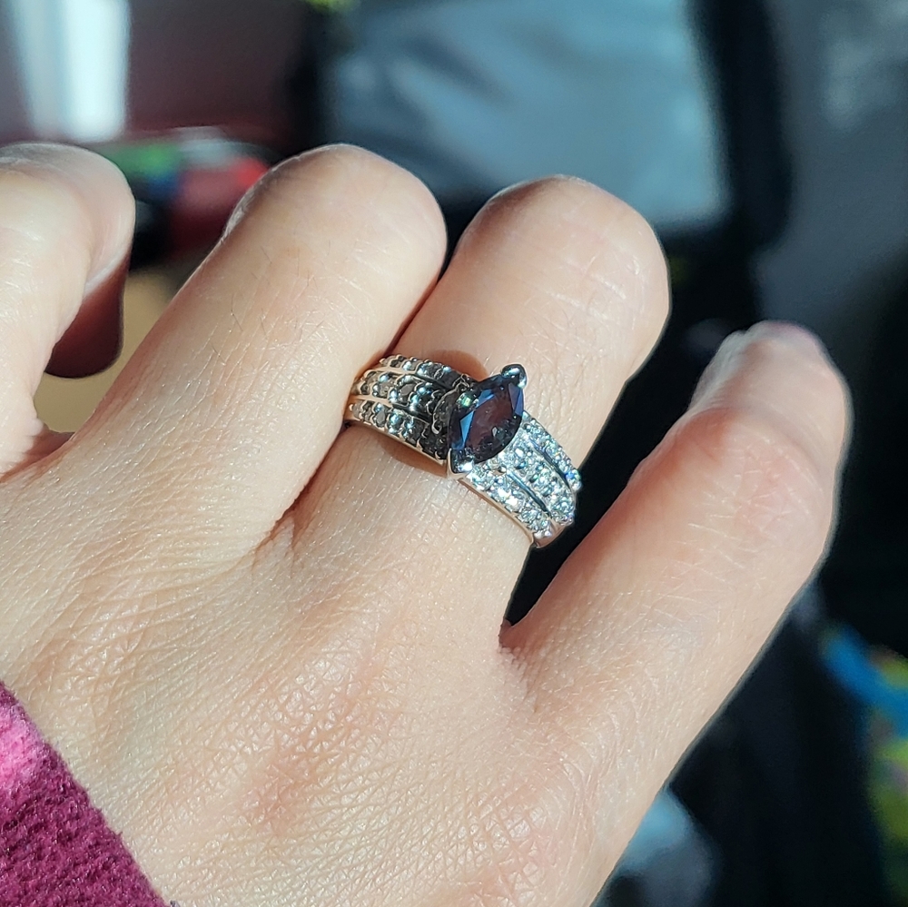 Alexandrite and Diamond Engagement Ring in Platinum900 Settings